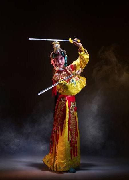 chinese swordswoman